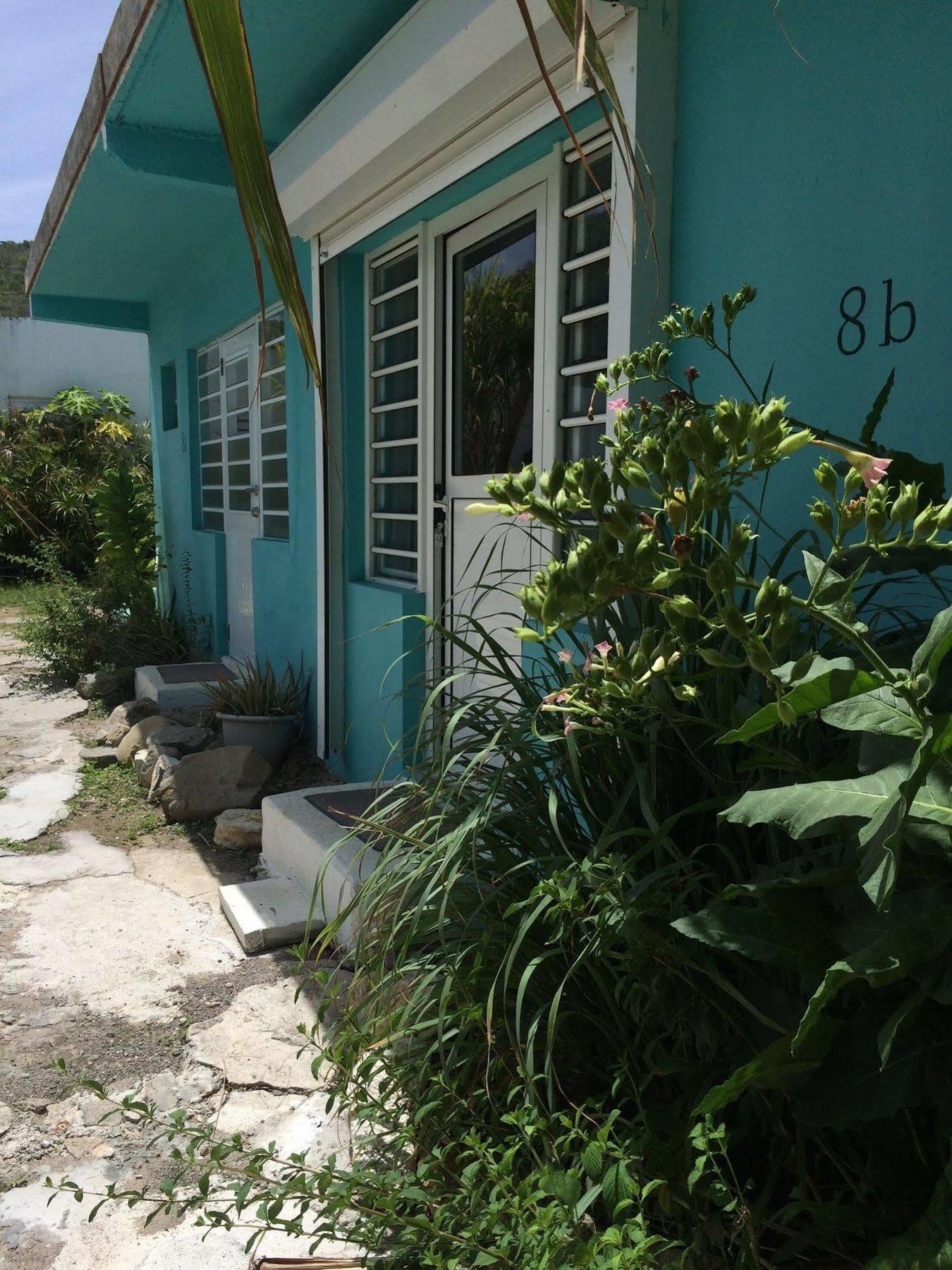Vicky'S Keys Hostel Upper Prince's Quarter Exterior photo
