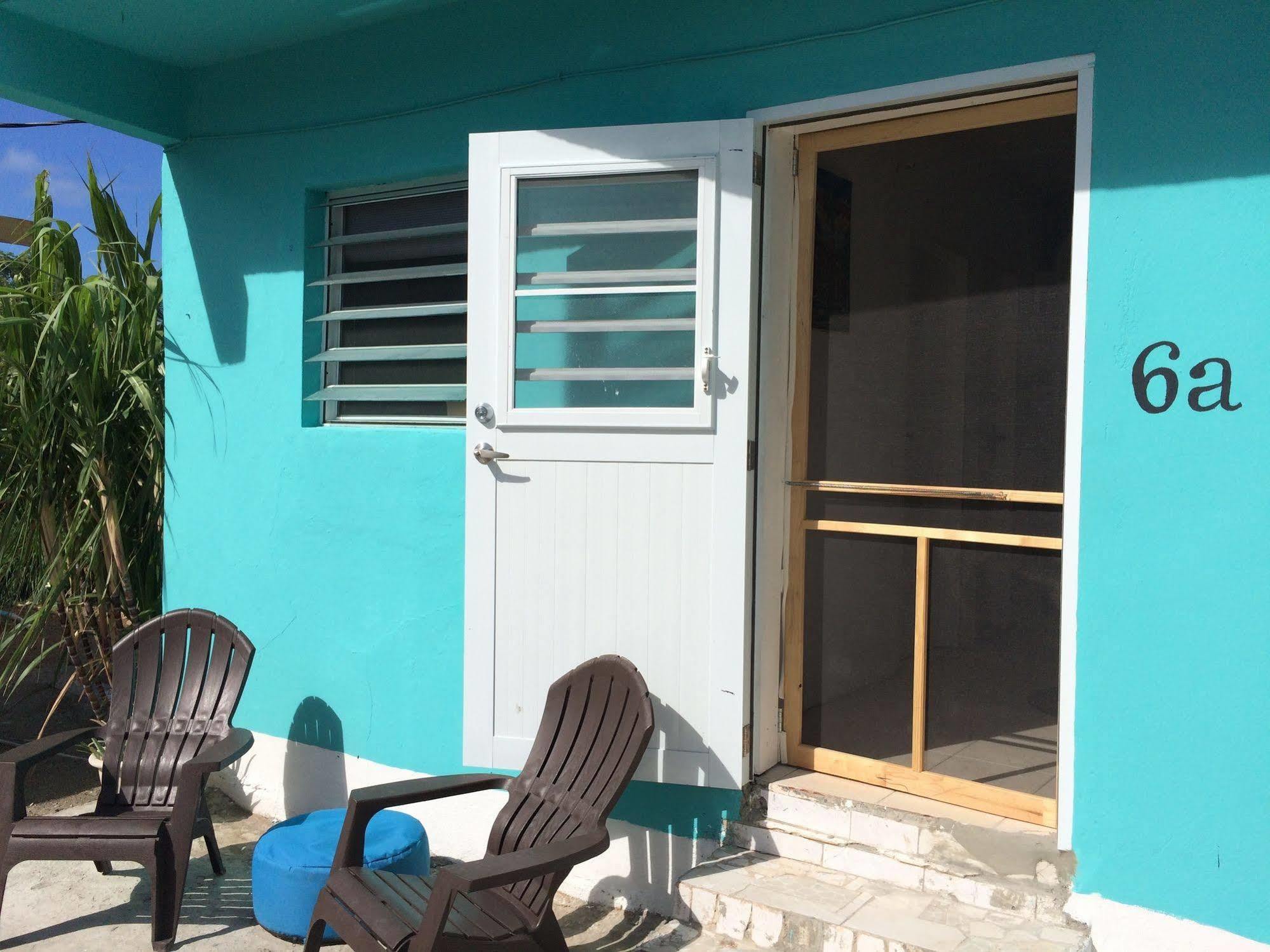 Vicky'S Keys Hostel Upper Prince's Quarter Exterior photo